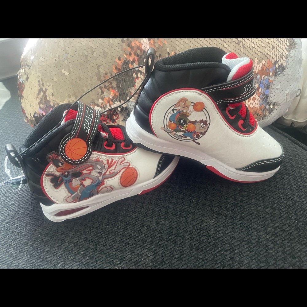 Looney Tubes/ Space Jam Light Up Sneakers